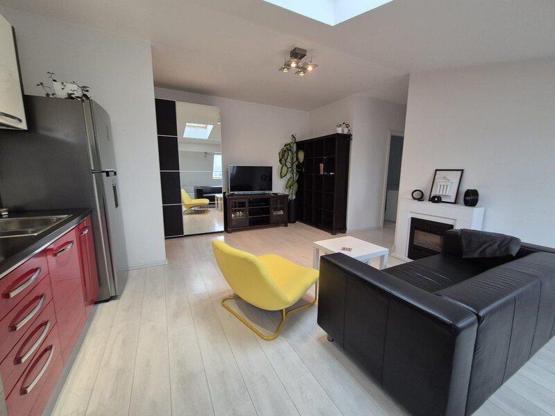 1 Decembrie, Trapezului,